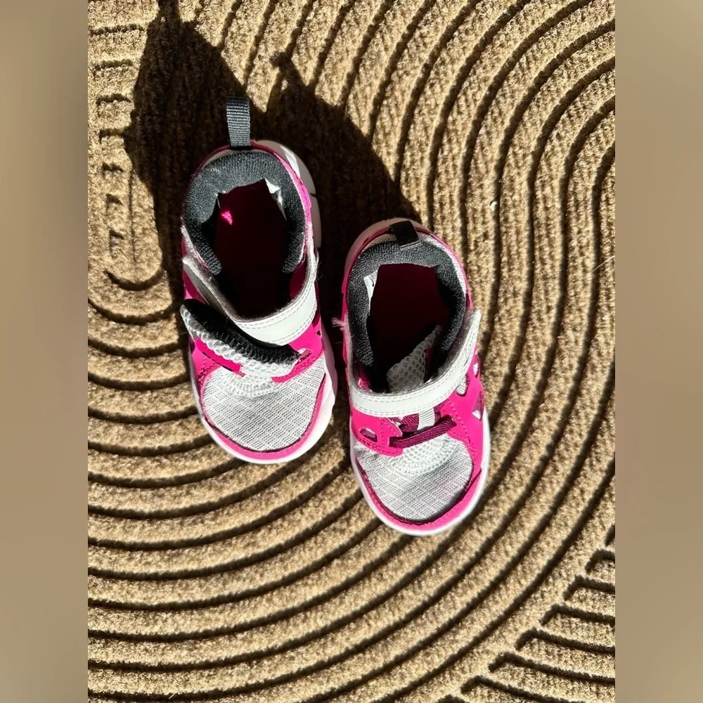 Nike Free Pink and Gray Girls Sneakers 7C‎